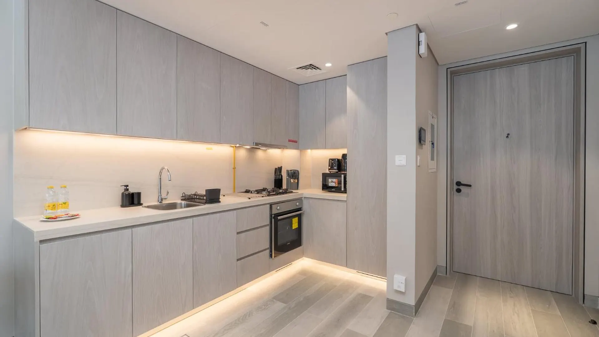 Stunning 1 Bedroom In Concept 7 Jvc Sleeps 2 Dubai